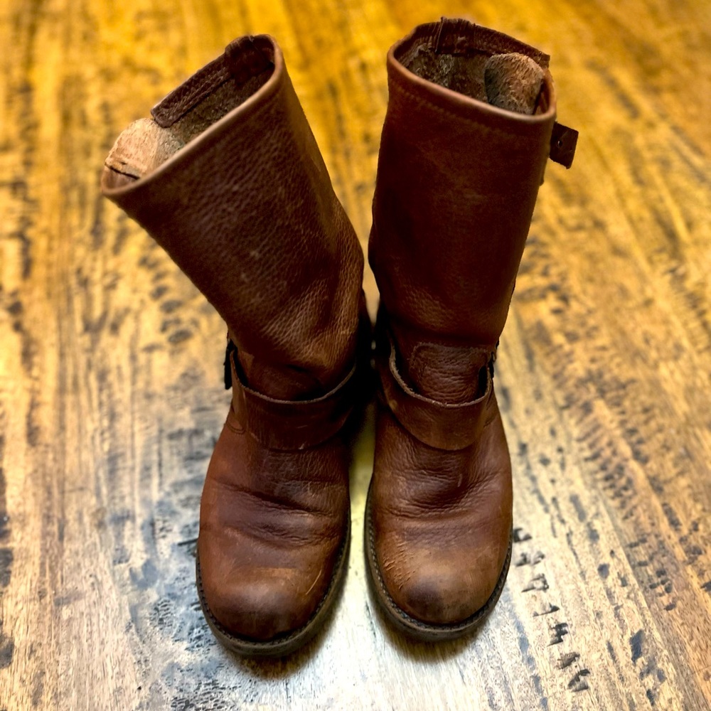 Bull Boxer leather boots